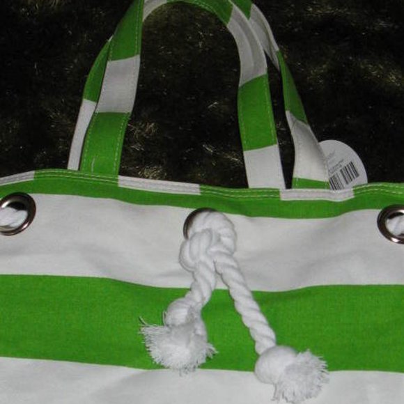 Tote Lime Green and White 16L x 16W 6D New - Picture 3 of 4